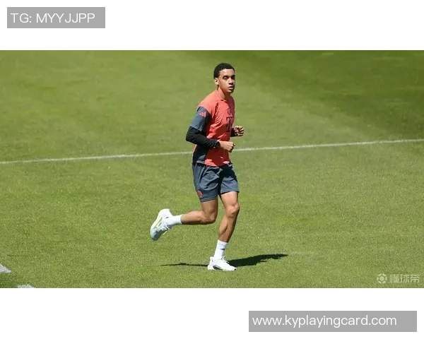 穆西亚拉复出在即今日参与球队部分训练备战新赛季