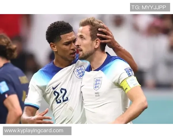 凯恩主动关心小贝林与特尔交流展现老好人本色