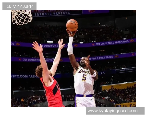 沃特森表现稳定半场7投4中斩获10分三分球精准命中1次